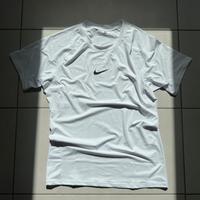 Maglia attillata Nike