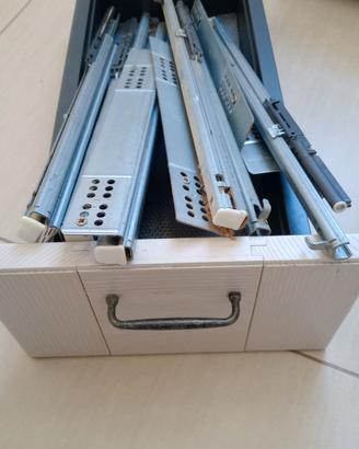 4 cassetti  in metallo-legno con binari