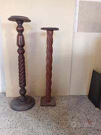 2  colonne porta vaso o porta oggetti in legno.