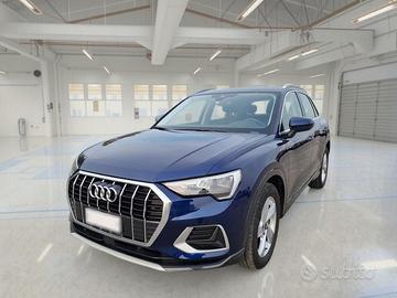 AUDI Q3 35 TDI S tronic Business Advanced