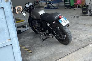 Moto Guzzi V7 II 2016