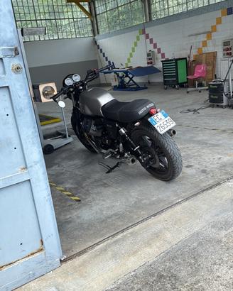 Moto Guzzi V7 II 2016