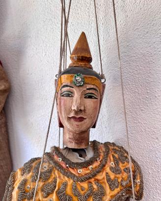 Coppia di antiche marionette da teatro