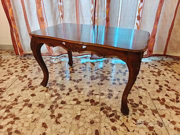 Tavolino basso stile Barocchetto