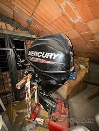 Gommone con motore mercury