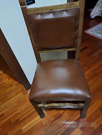 Sedie pelle "borchiate"