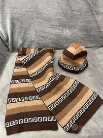 Completo sciarpa e cappello Fendi