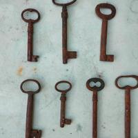 11 chiavi antiche per portoni