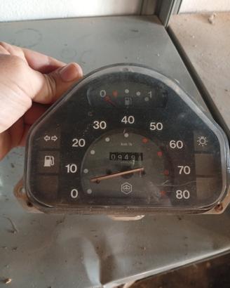 contakm vespa 50 HP V - 9000 km ORIGINALE 