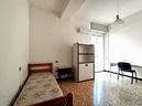 viale-italia-ampia-stanza-singola-arredata