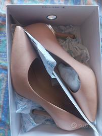 Scarpe Guess con tacco