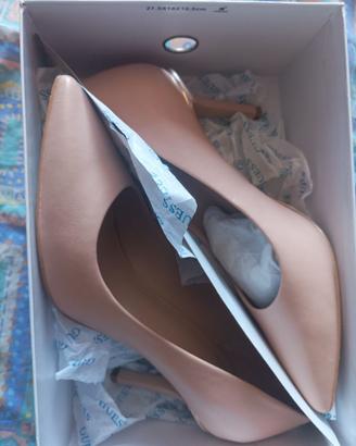 Scarpe Guess con tacco