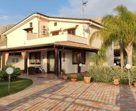 Villa bif.135+ ver. lotto 600mq; Perla del Golfo