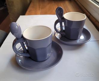 2 tazzine con piattini e cucchiaini