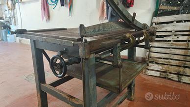 SCRIVANIA INDUSTRIAL  TAGLIACARTA 