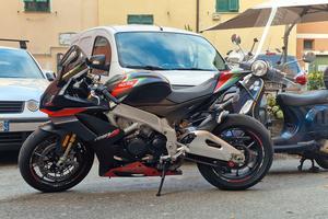 Aprilia RSV4 1100 factory