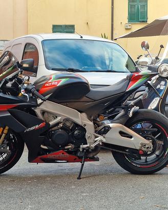 Aprilia RSV4 1100 factory