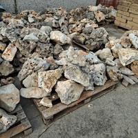 sassi da decoro o bordatura