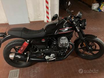 Moto Guzzi v7 stone special edition