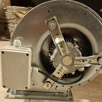 Ventilatore/Ventola per aspirazione fumi cappa.