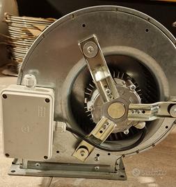 Ventilatore/Ventola per aspirazione fumi cappa.