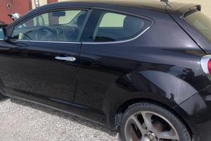 Alfa mito incidentata!