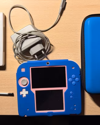 Nintendo 2DS + Pokémon Luna