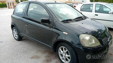 toyota yaris anno 2000 benzina perfetta come motor