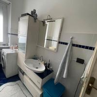 Bagno, sala, tavolo, cameretta 