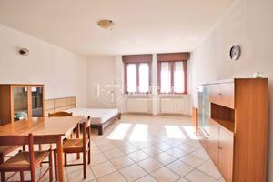 CONFORT E STILE IN UN ACCOGLIENTE OPEN SPACE IN CE