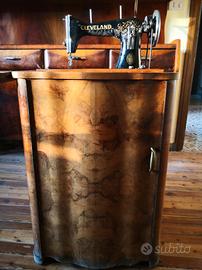 macchina da cucire Cleveland. 