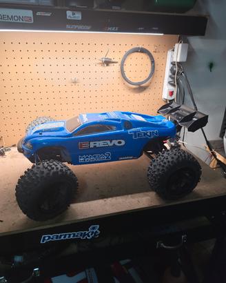 traxxas e-revo 1/8 brushless 