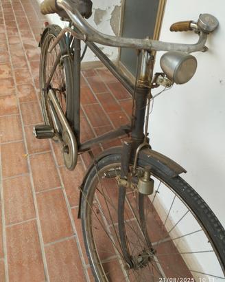 bicicletta con freni a bacchetta 