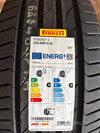 225/45R19 Pirelli Gomme Nuove 225/45 R19