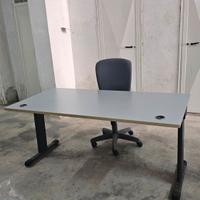 Scrivania da ufficio 160x80 cm con passacavi e str