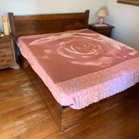 Mobili camera da letto matrimoniale.