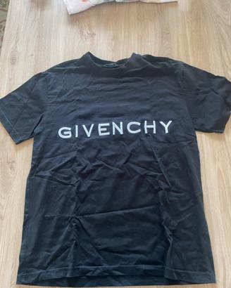 maglietta givenchy