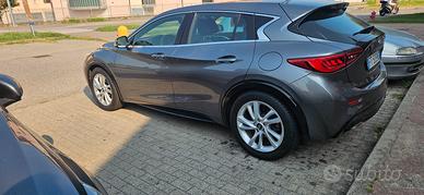 infiniti q30 15d dct premium 