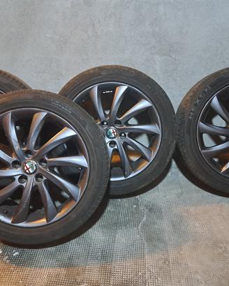  Alfa Romeo Giulietta 225/45 R17 
