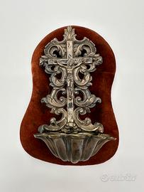 Acquasantiera in argento Cristo crocifisso antica