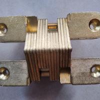 NUOVE cerniere Ceam 831, in blocco 9 pezzi.