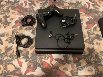 Playstation 4 + 1 controller (foto 3=5€)