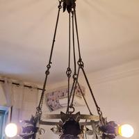 Lampadario antico in ferro battuto