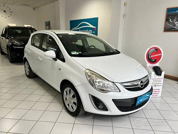 Opel Corsa 1.2b cambio automatico 2013