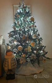 Albero di Natale addobbato
