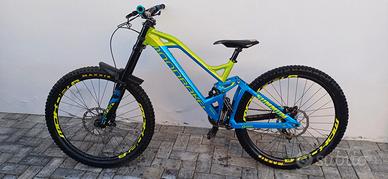 Mondraker Summum DH 