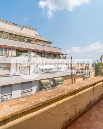 Bilocale ristrutturato con terrazzo e balcone - Ul