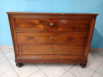 Cassettone cappuccino in noce 