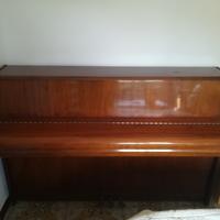 Pianoforte Kawai verticale con sgabello
