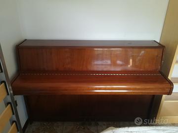 Pianoforte Kawai verticale con sgabello